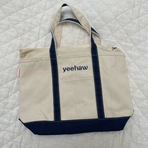 Zip closure tote bag
